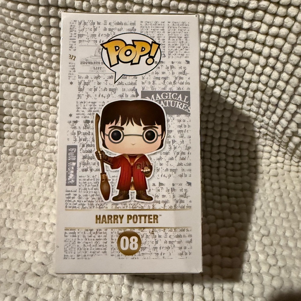 Funko Harry Potter Figure with Red Robe - Picture 4 of 4